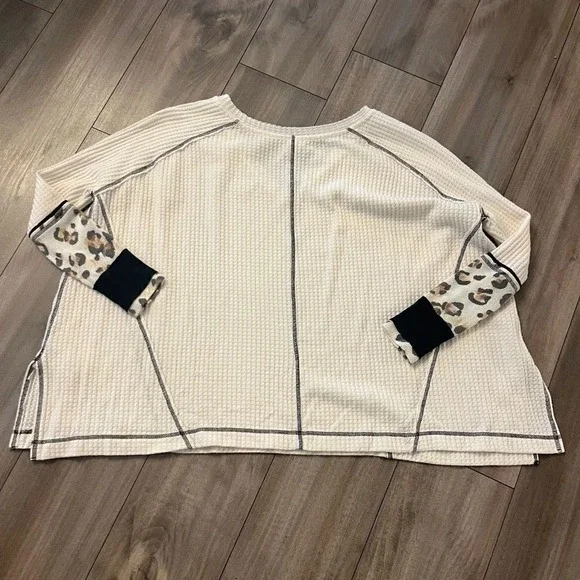 Free People We The Free Laguna V-Neck Thermal Top Cream Leopard Print XS - Picture 5 of 5